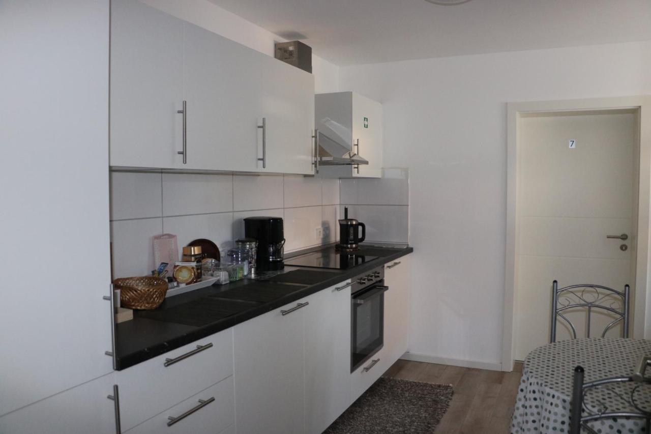 Rooms In Duesseldorf Near The Airport/Fair Екстер'єр фото
