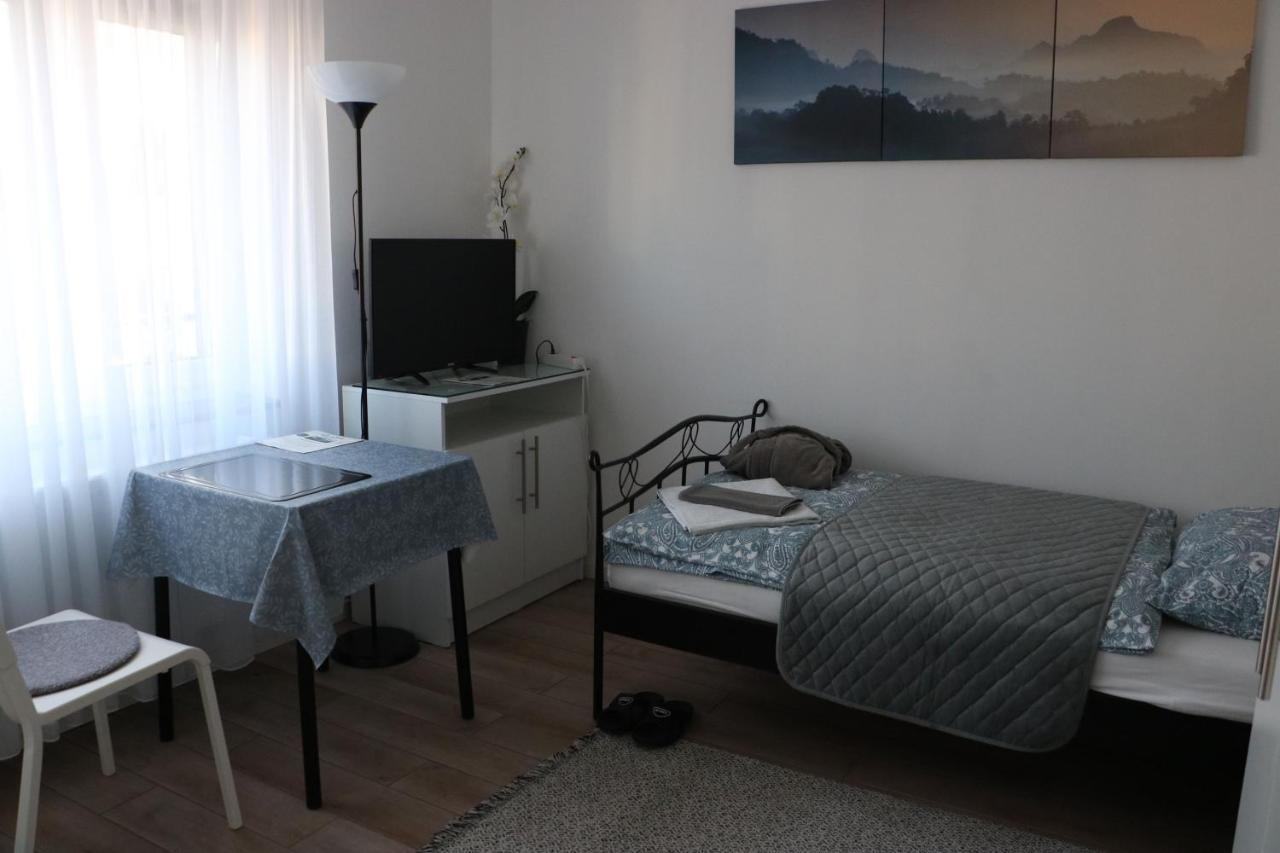Rooms In Duesseldorf Near The Airport/Fair Номер фото