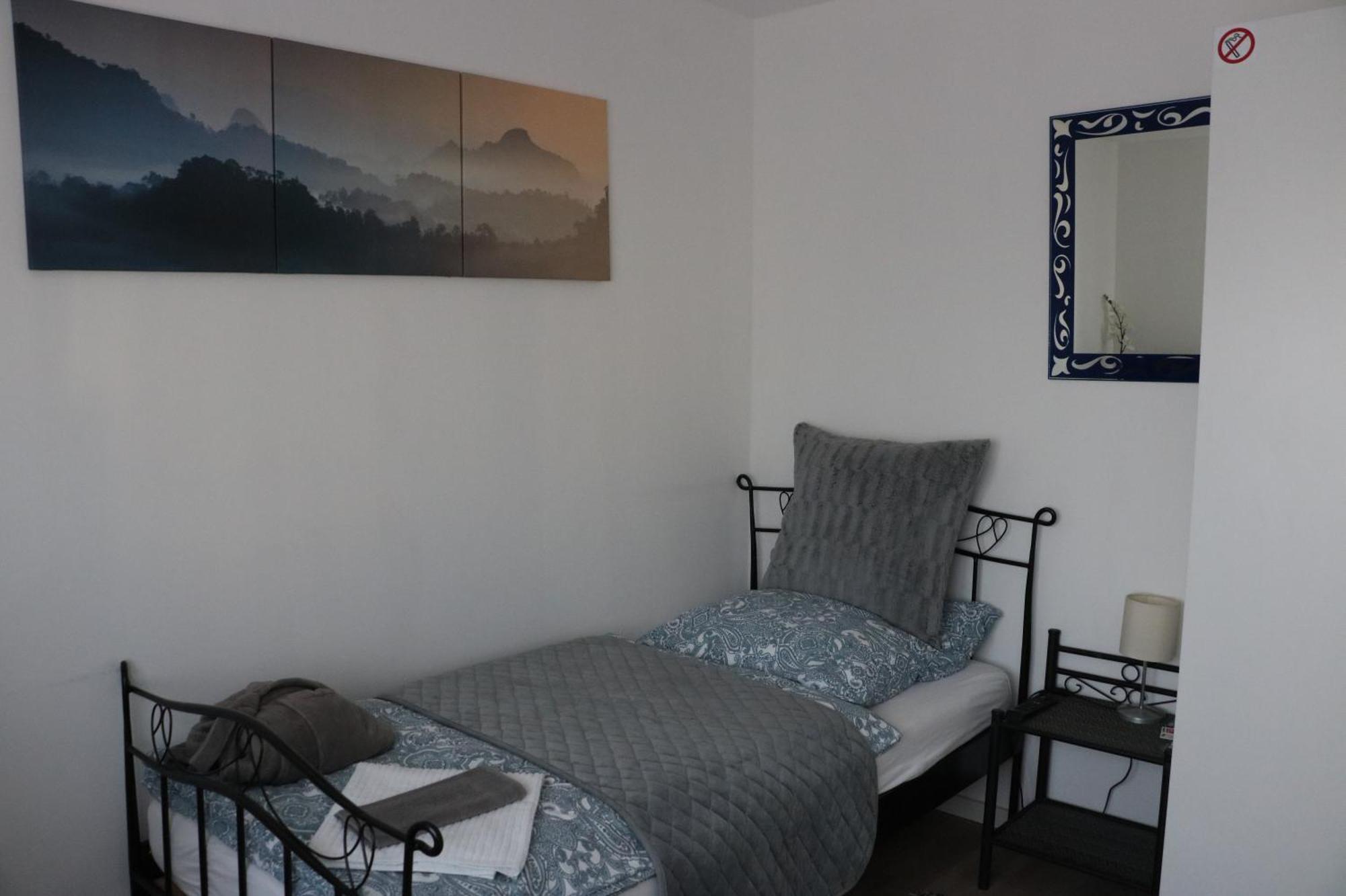 Rooms In Duesseldorf Near The Airport/Fair Номер фото